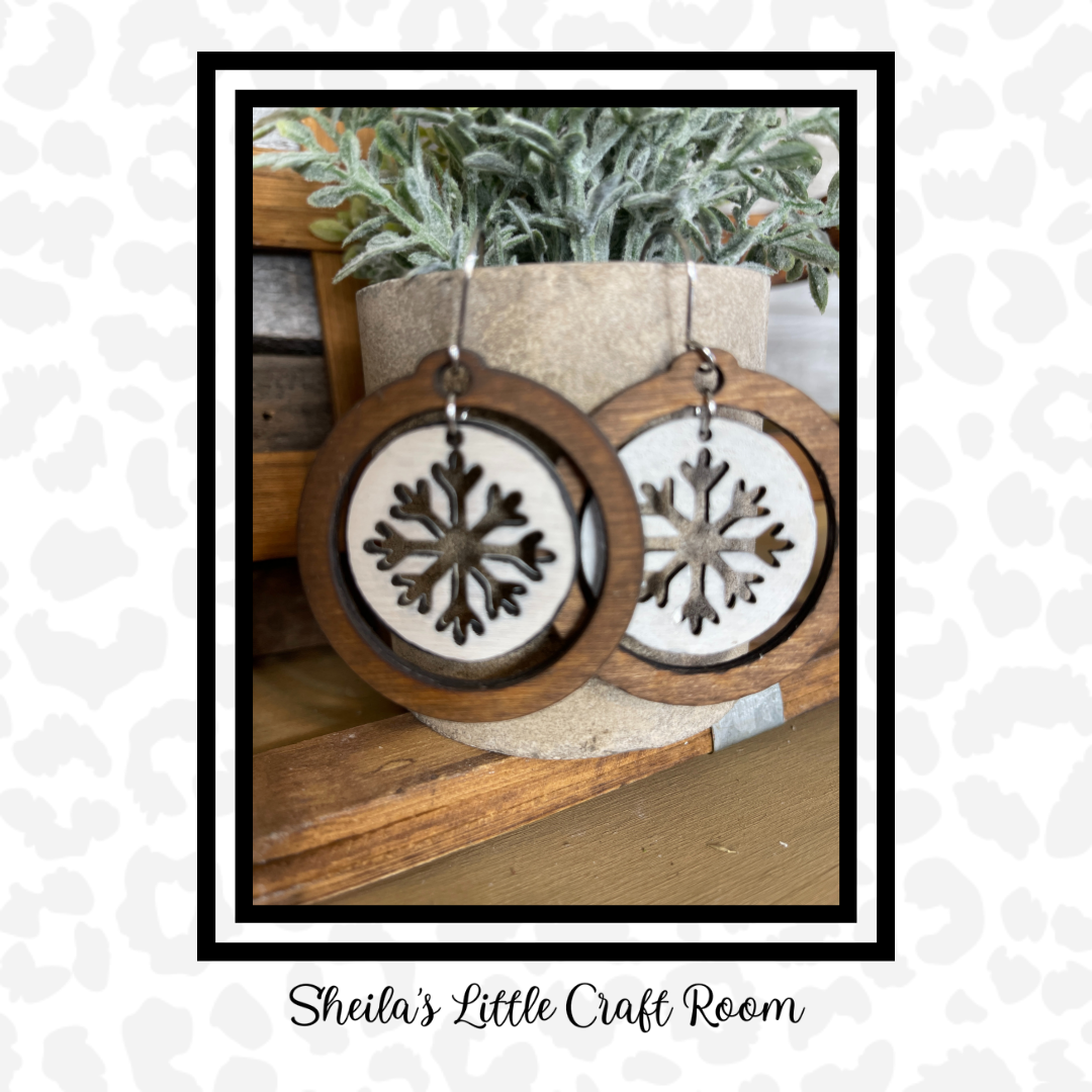 WINTER EARRINGS - ROUND STAINED WITH WHITE SNOWFLAKE