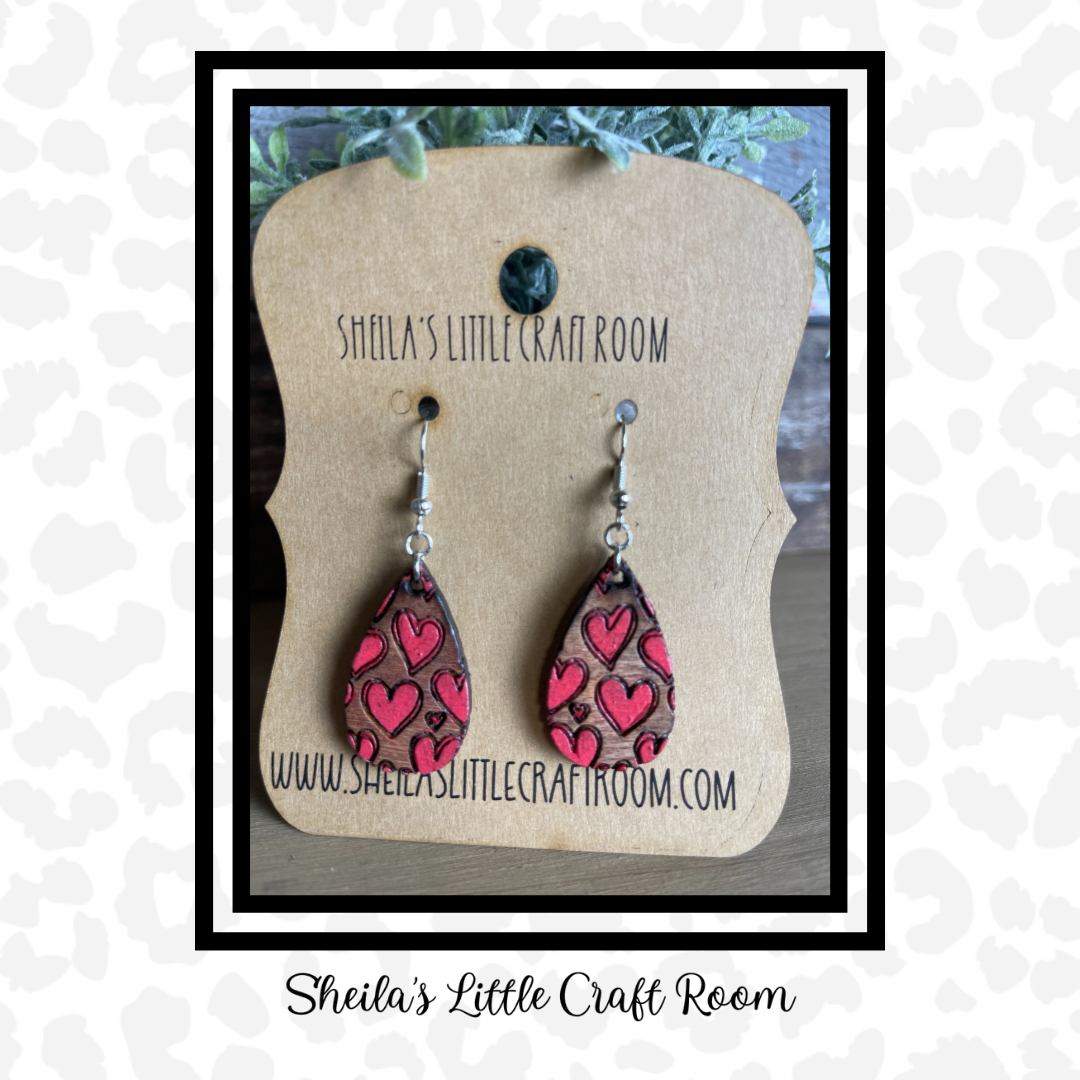 WOODEN TEARDROP HEARTS - PAINTED RED